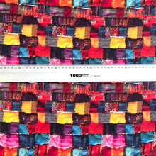 Lade das Bild in den Galerie-Viewer, Baumwollstoff I Stoff Meterware Patchwork-Muster mit kräftigen Farben und Fransen