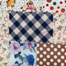 Lade das Bild in den Galerie-Viewer, Stoff Meterware Baumwollstoff Patchwork 50 cm Blumen Blumenmuster Abstrakt