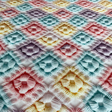 Lade das Bild in den Galerie-Viewer, Baumwollstoff I Stickmuster Abstrakt 3D-Effekt