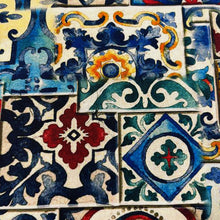 Lade das Bild in den Galerie-Viewer, Baumwollstoff I Stoff Meterware Patchwork Ornamente Mandala Bunt Yantra