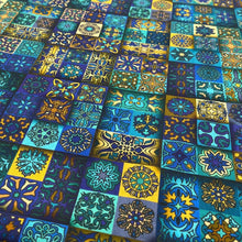 Lade das Bild in den Galerie-Viewer, Baumwolle I Patchworkstoff Mandala Ornamente Yantra Blau