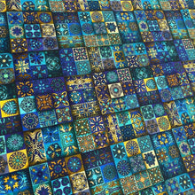 Lade das Bild in den Galerie-Viewer, Baumwolle I Patchworkstoff Mandala Ornamente Yantra Blau