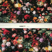Lade das Bild in den Galerie-Viewer, Baumwollstoff | Blumenkunstwerk
