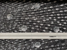 Lade das Bild in den Galerie-Viewer, Paillettenstoff | 3D Stickerei