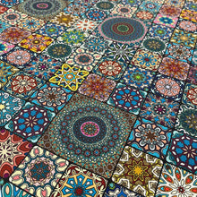 Lade das Bild in den Galerie-Viewer, Baumwollstoff I Mandala Design Yantra Patchwork
