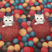 Lade das Bild in den Galerie-Viewer, Baumwollstoff I Spielende Katze mit diversen Wollknäueln
