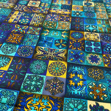Lade das Bild in den Galerie-Viewer, Baumwolle I Patchworkstoff Mandala Ornamente Yantra Blau
