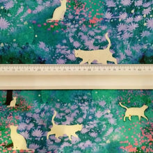 Lade das Bild in den Galerie-Viewer, Baumwollstoff | Patchwork Katzen im Garten Blumen
