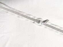 Lade das Bild in den Galerie-Viewer, Reißverschlussschieber | Zipper mit Strasssteinen in Weiß
